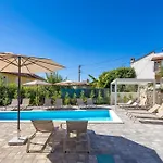 Διαμέρισμα Residences In Marealto With Pool, Garage And Seaview *