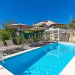 Διαμέρισμα Residences In Marealto With Pool, Garage And Seaview Ičići