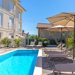 Διαμέρισμα Residences In Marealto With Pool, Garage And Seaview