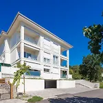 Residences In Marealto With Pool, Garage And Seaview * Ičići
