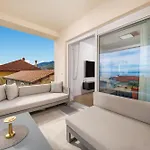 Residences In Marealto With Pool, Garage And Seaview Διαμέρισμα *