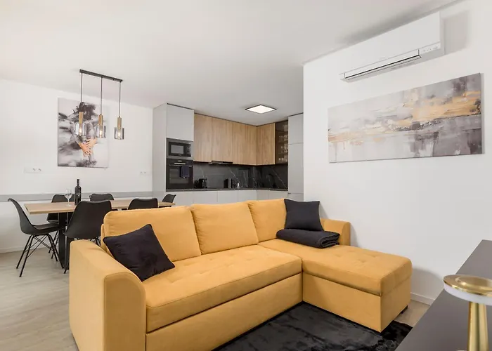 Residences In Marealto With Pool, Garage And Seaview Appartement