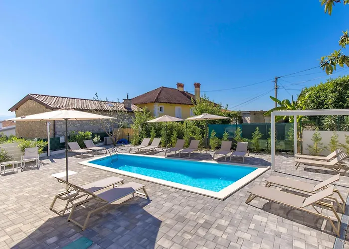 Residences In Marealto With Pool, Garage And Seaview Appartement Ičići