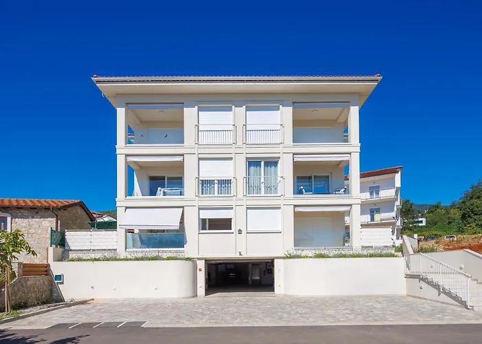 Residences In Marealto With Pool, Garage And Seaview