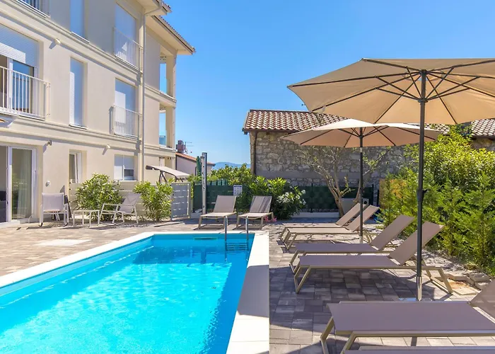 Appartamento Residences In Marealto With Pool, Garage And Seaview