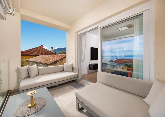 Residences In Marealto With Pool, Garage And Seaview Appartamento *