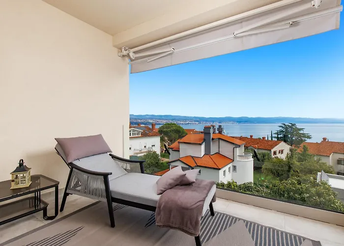Residences In Marealto With Pool, Garage And Seaview * Ičići