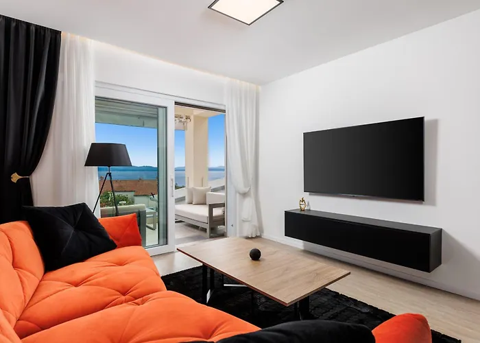 Residences In Marealto With Pool, Garage And Seaview Appartement
