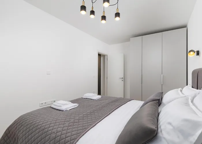 Appartement Residences In Marealto With Pool, Garage And Seaview