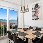 Residences In Marealto With Pool, Garage And Seaview Apartament Ičići