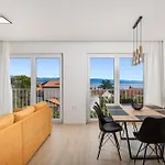 Residences In Marealto With Pool, Garage And Seaview Apartamento *