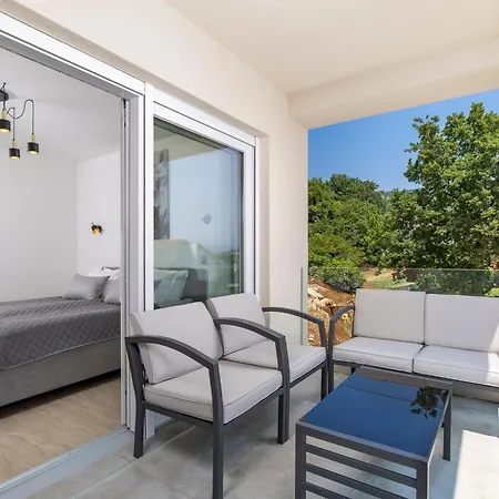 Residences In Marealto With Pool, Garage And Seaview *