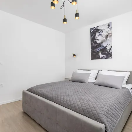 Residences In Marealto With Pool, Garage And Seaview