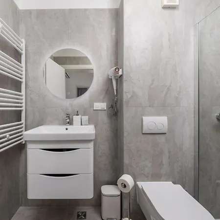 Residences In Marealto With Pool, Garage And Seaview Daire