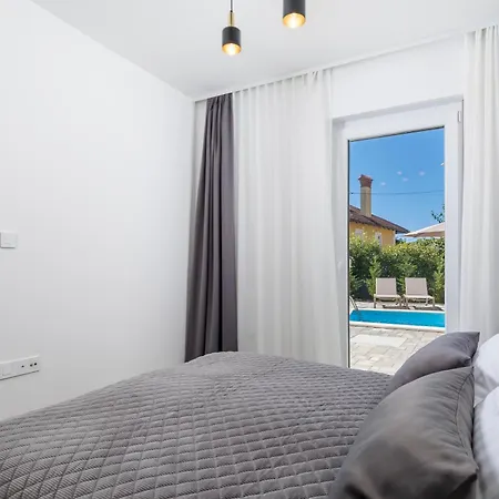 Daire Residences In Marealto With Pool, Garage And Seaview Ičići