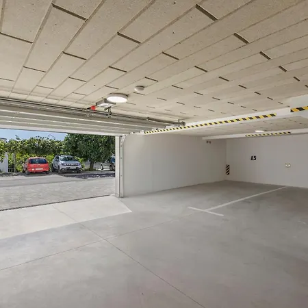 Daire Residences In Marealto With Pool, Garage And Seaview