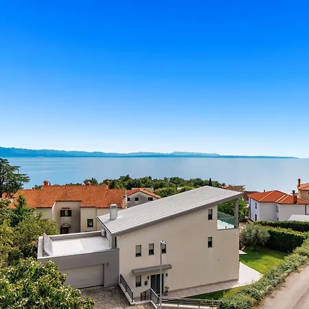 Daire Residences In Marealto With Pool, Garage And Seaview