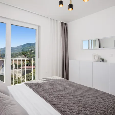 Daire Residences In Marealto With Pool, Garage And Seaview *