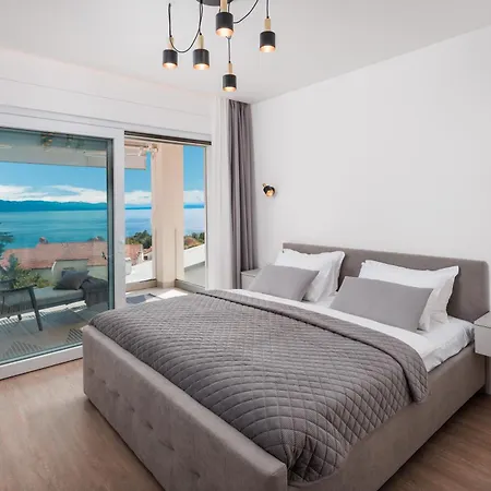 Daire Residences In Marealto With Pool, Garage And Seaview Ičići