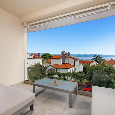 Residences In Marealto With Pool, Garage And Seaview Apartmán Ičići