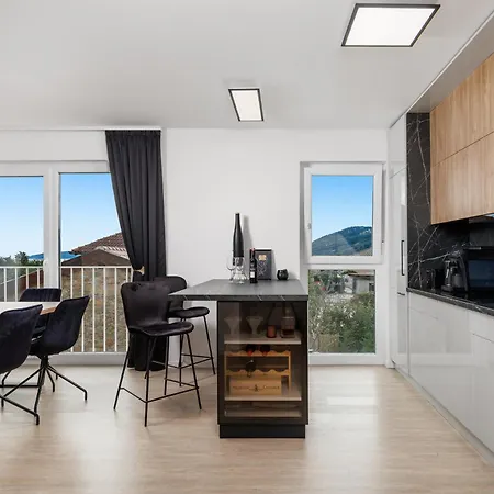 Daire Residences In Marealto With Pool, Garage And Seaview Ičići