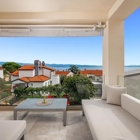 Lejlighed Residences In Marealto With Pool, Garage And Seaview Ičići