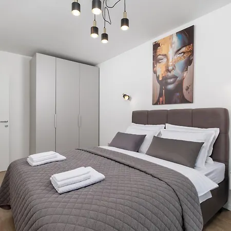 Daire Residences In Marealto With Pool, Garage And Seaview Ičići