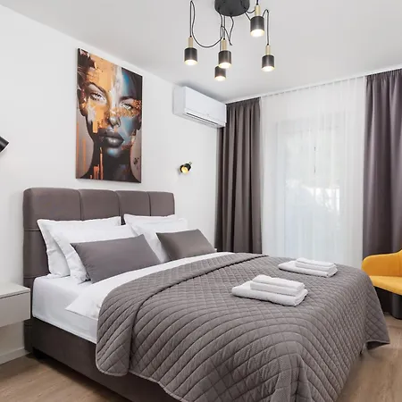 Apartmán Residences In Marealto With Pool, Garage And Seaview