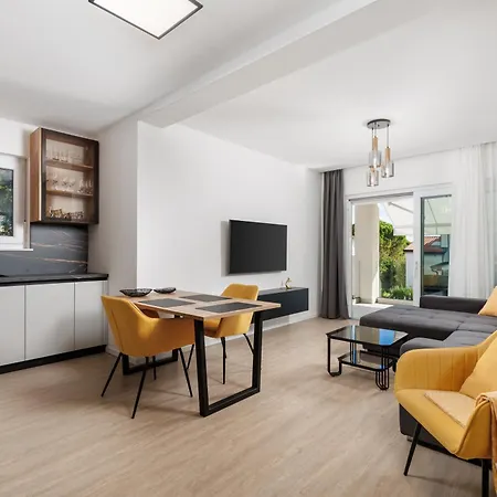 Residences In Marealto With Pool, Garage And Seaview * Ičići