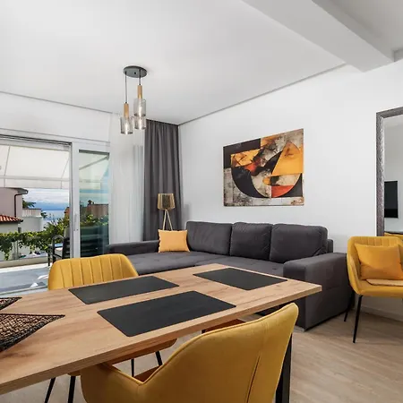 Daire Residences In Marealto With Pool, Garage And Seaview *