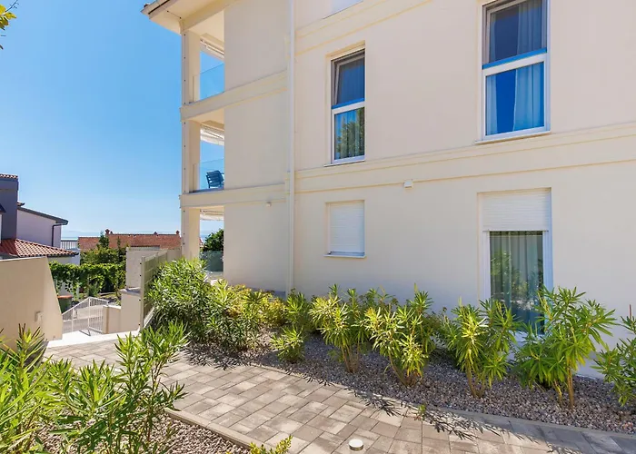 Residences In Marealto With Pool, Garage And Seaview Lägenhet Ičići