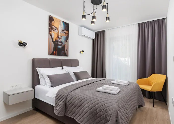 Residences In Marealto With Pool, Garage And Seaview * Ичичи